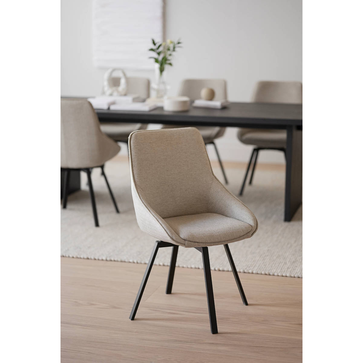 Liam dining chair